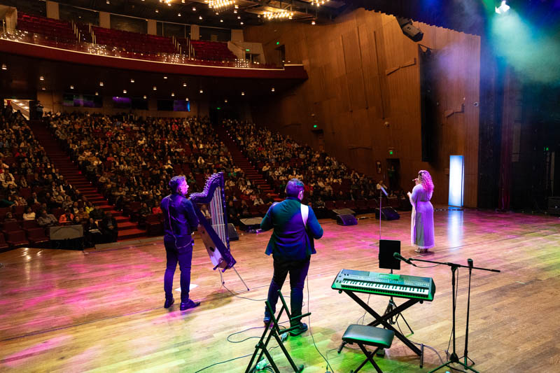 Concierto en Homenaje a la Madre y a la Patria