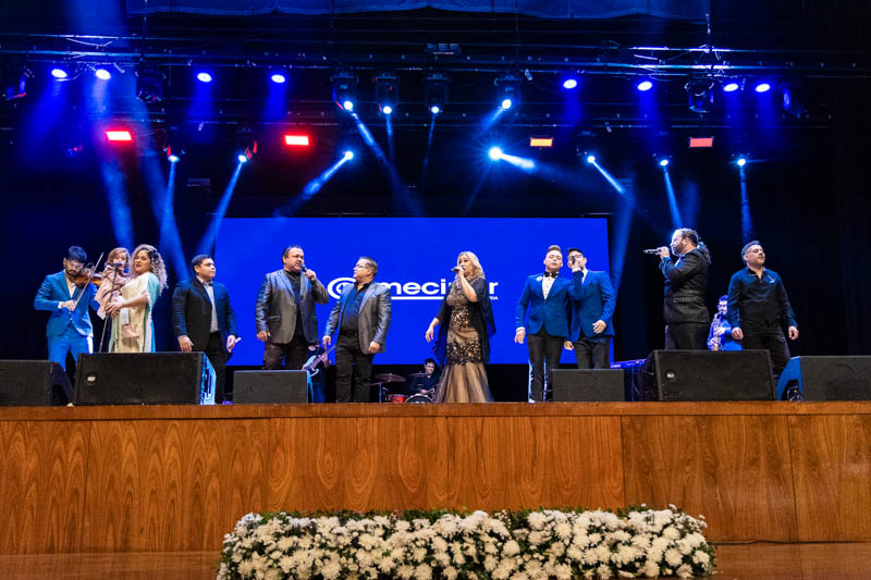 Concierto en Homenaje a la Madre y a la Patria