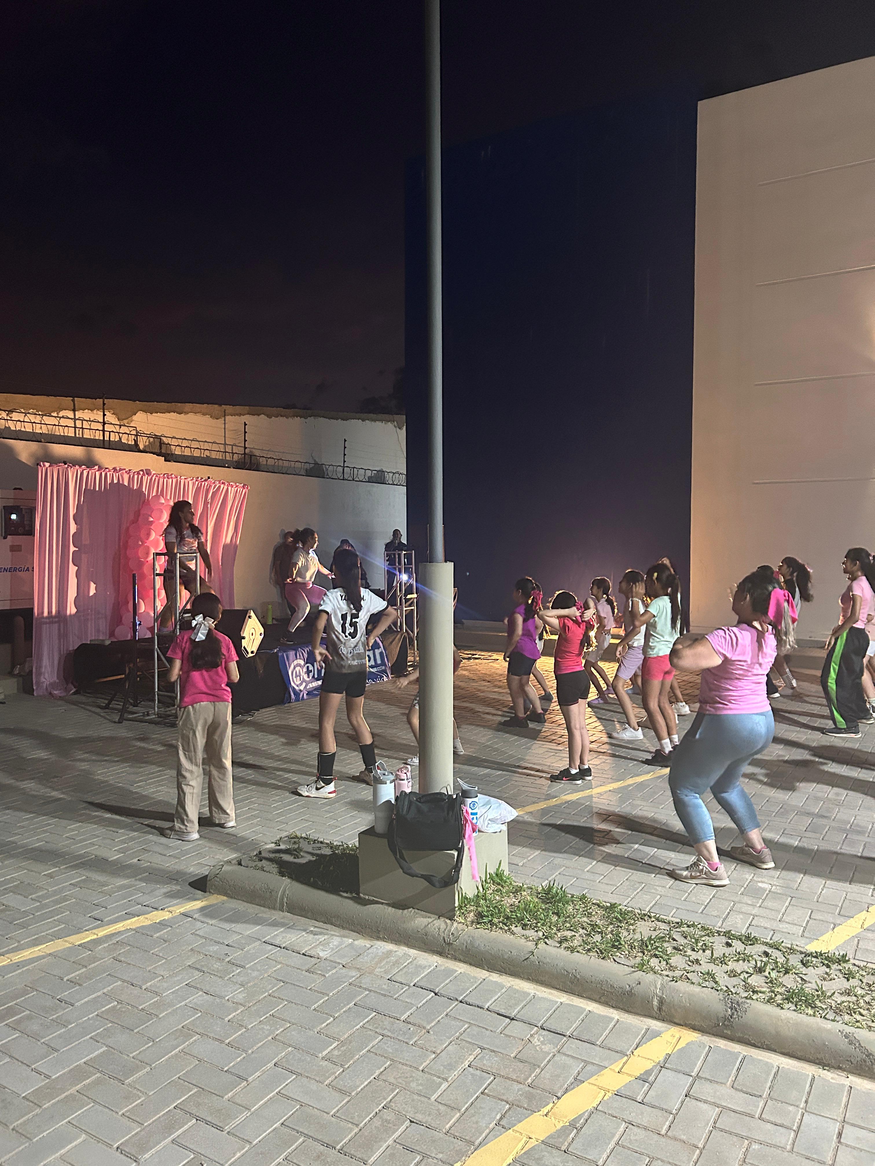 Encuentro de zumba por octubre rosa