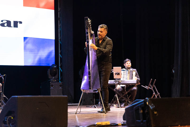 Concierto en Homenaje a la Madre y a la Patria