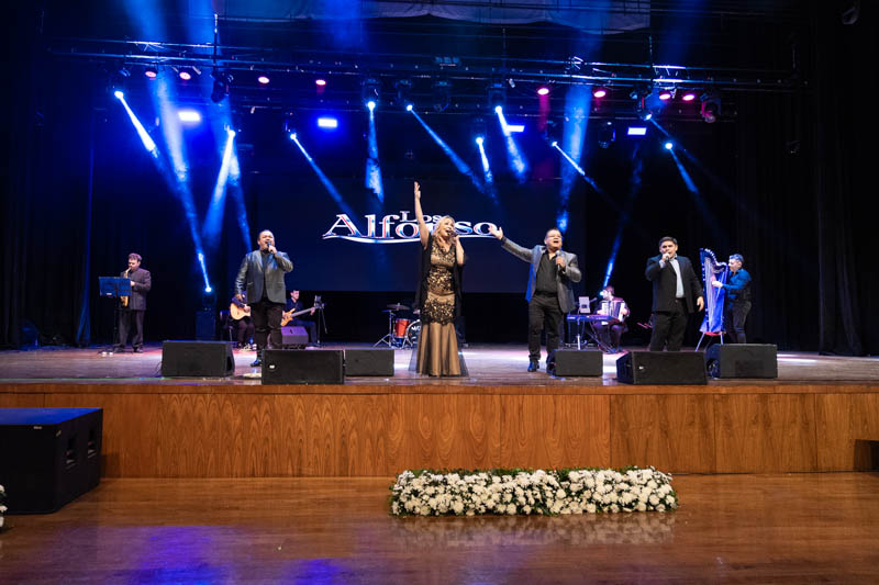 Concierto en Homenaje a la Madre y a la Patria