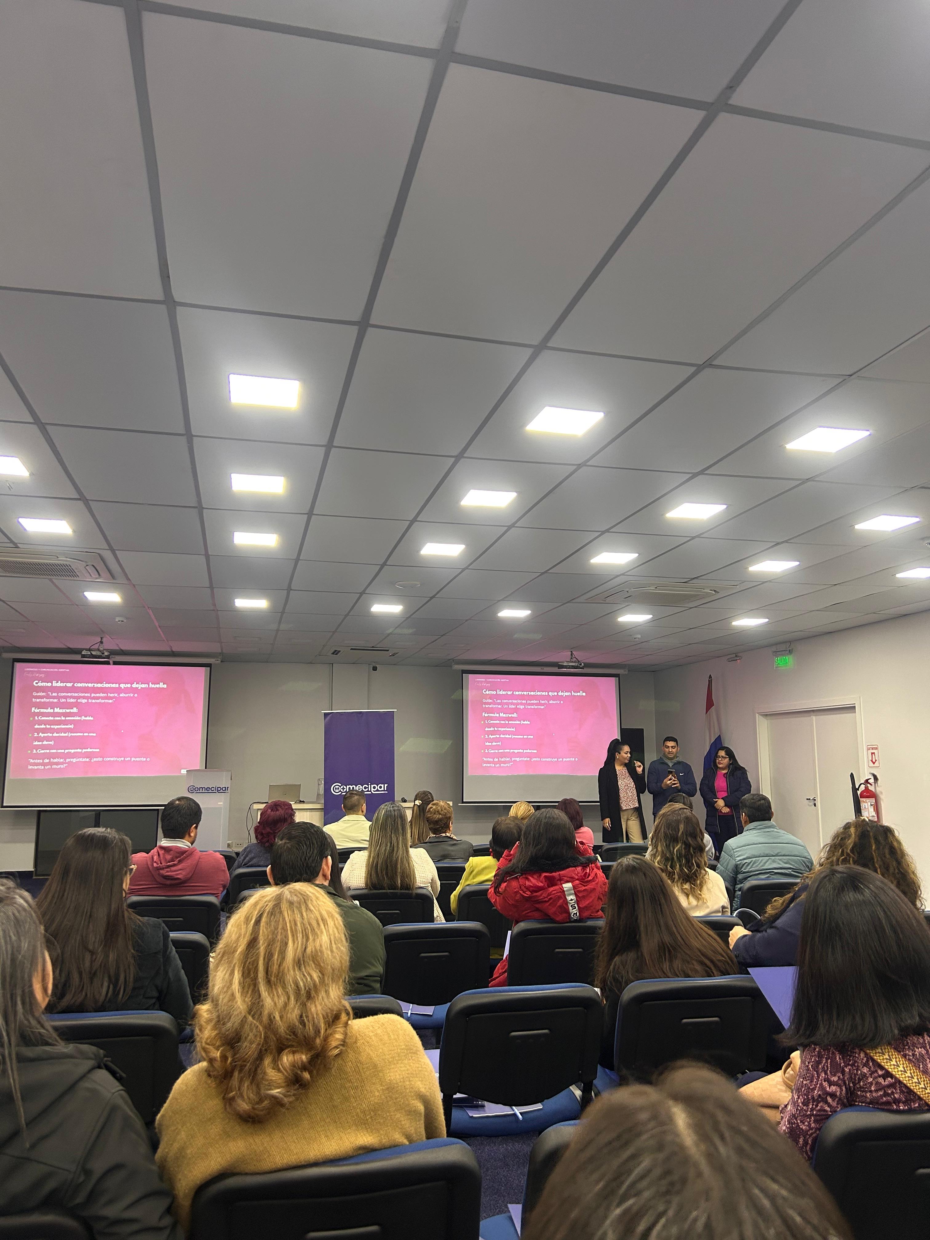 Charla Liderazgo y Comunicación Asertiva